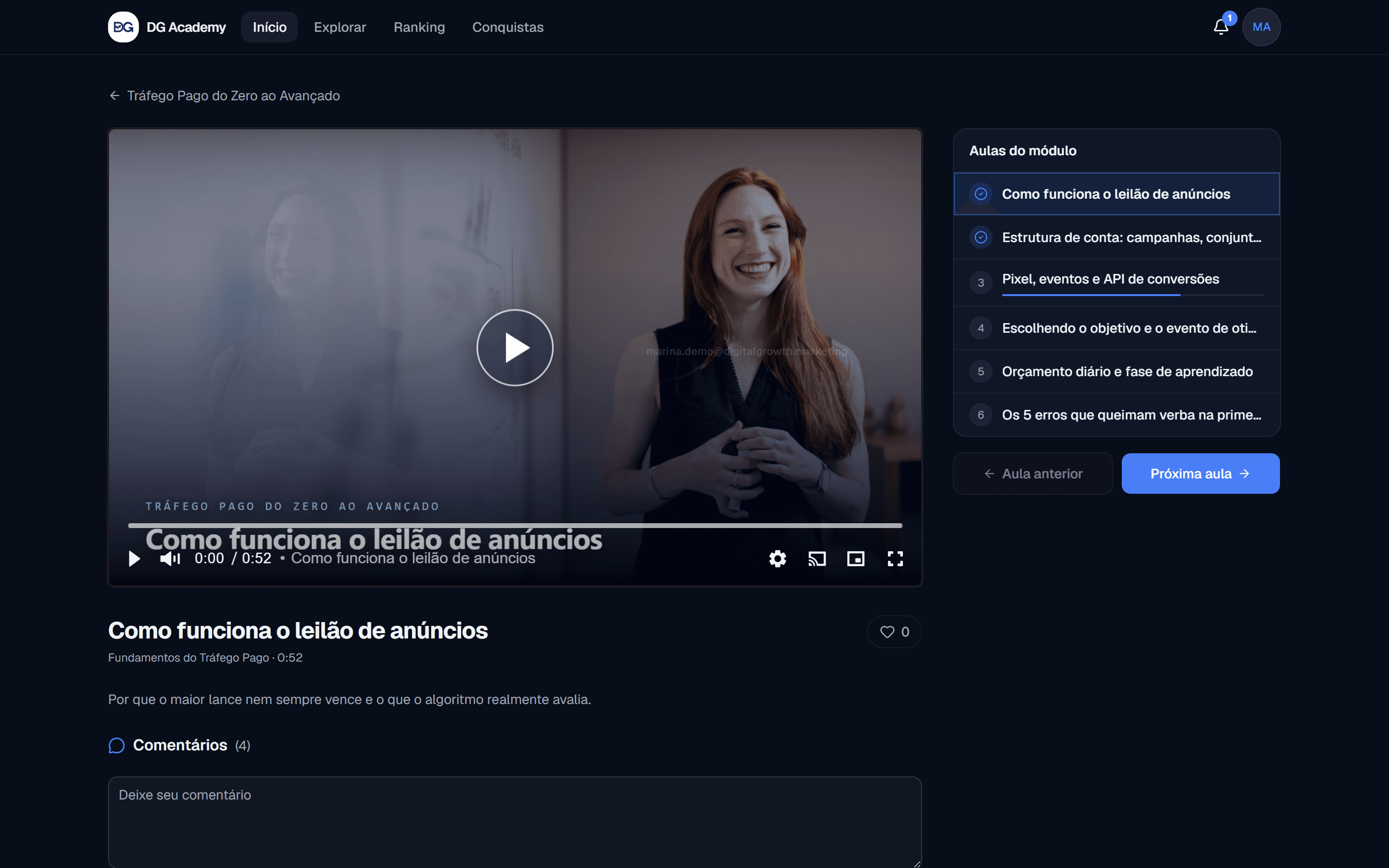 Aula em reprodução no player da DG Academy, com a professora no vídeo e a marca d'água do aluno